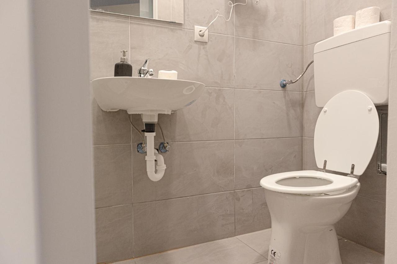 Classy 2Br Apt. W/ Exclusive Location Near Akh Vienna Exterior photo